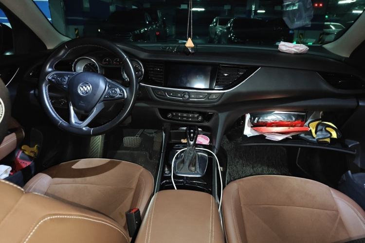 Used Buick Regal 2019 20T Elite Version China VI Standard Center Console