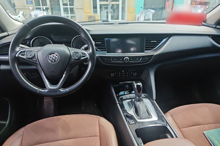 Used Buick Regal 2019 20T Elite Version China VI Standard Center Console