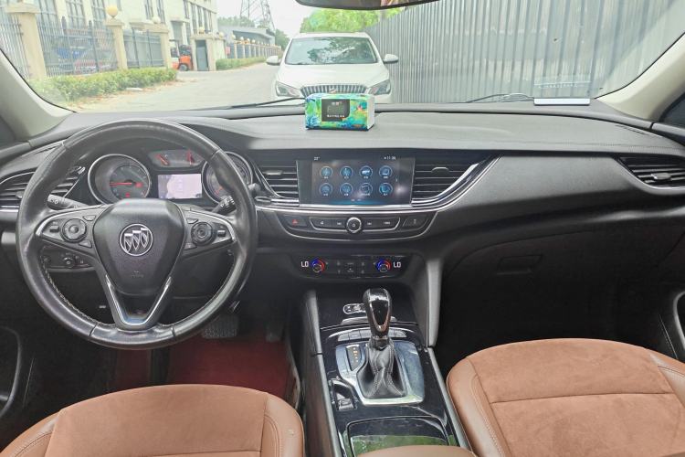 Used Buick Regal 2019 20T Elite Version China VI Standard Center Console