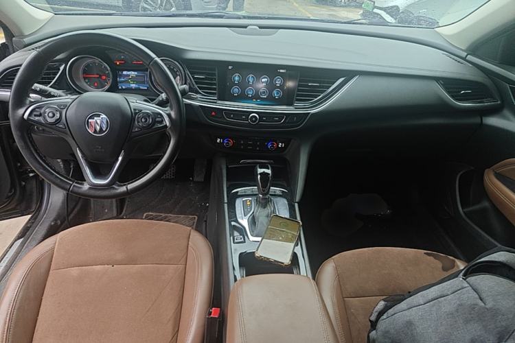 Used Buick Regal 2019 20T Elite Version China VI Standard Center Console