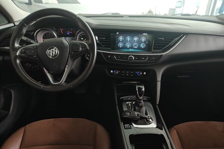 Used Buick Regal 2019 20T Elite Version China VI Standard Center Console