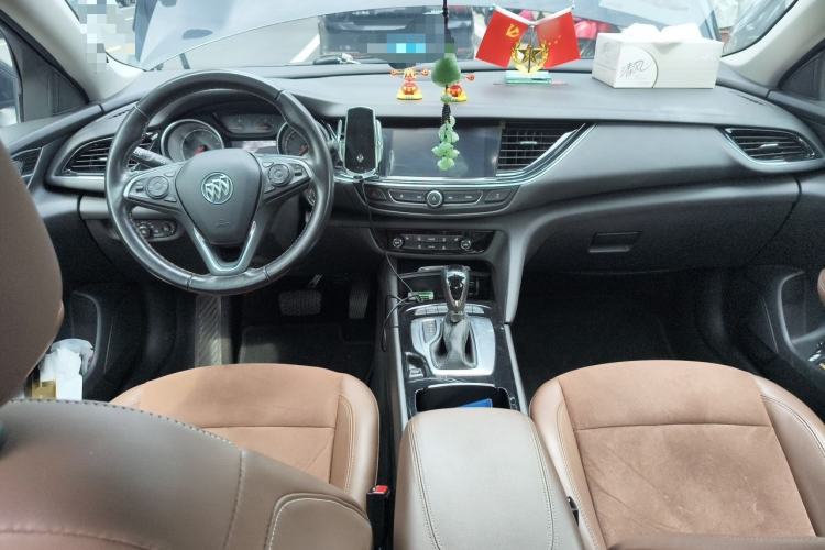 Used Buick Regal 2019 20T Elite Version China VI Standard Center Console