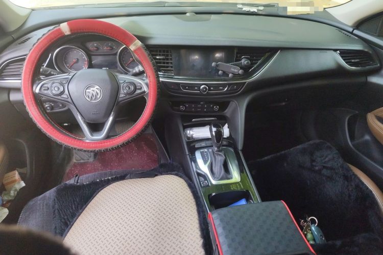 Used Buick Regal 2019 20T Luxury Model China V Standard Center Console