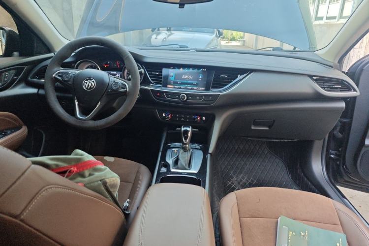 Used Buick Regal 2019 20T Elite Version China VI Standard Center Console