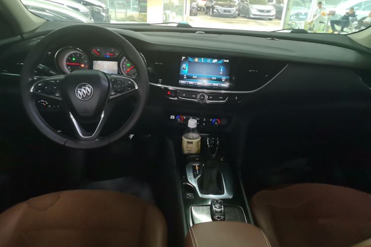 Used Buick Regal 2019 20T Elite Version China VI Standard Center Console