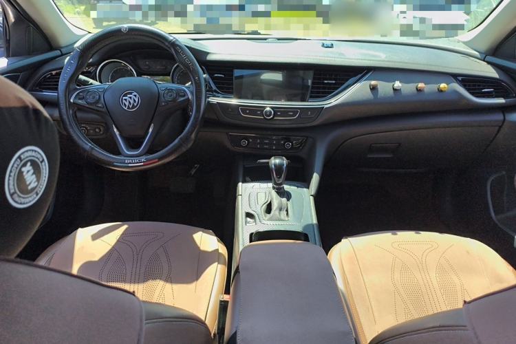 Used Buick Regal  Center Console
