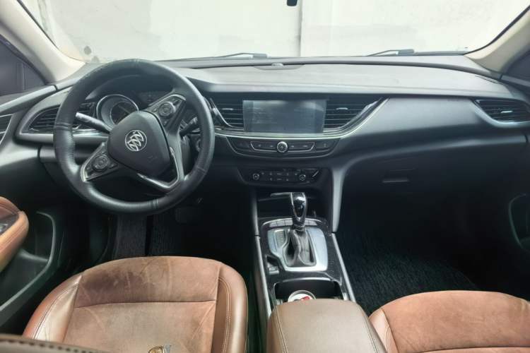 Used Buick Regal 2019 20T Elite Version China VI Standard Center Console