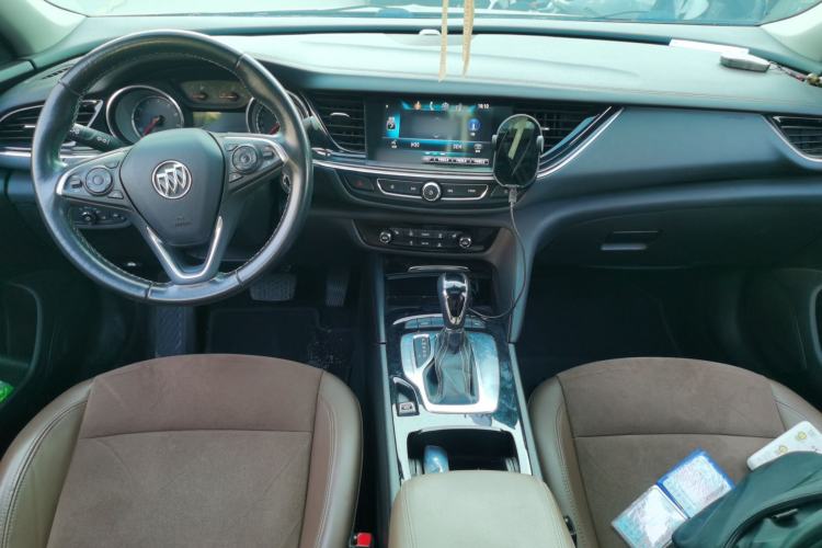 Used Buick Regal 2019 20T Elite Version China VI Standard Center Console