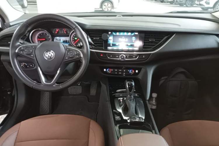 Used Buick Regal 2019 20T Elite Version China VI Standard Center Console