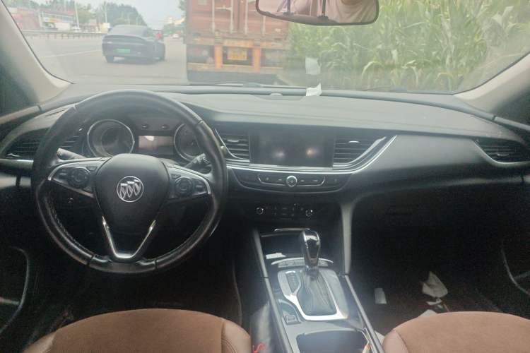 Used Buick Regal 2019 20T Elite Version China VI Standard Center Console