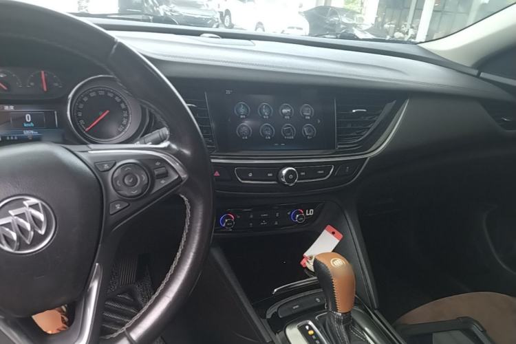 Used Buick Regal 2019 20T Elite Version China VI Standard Center Console