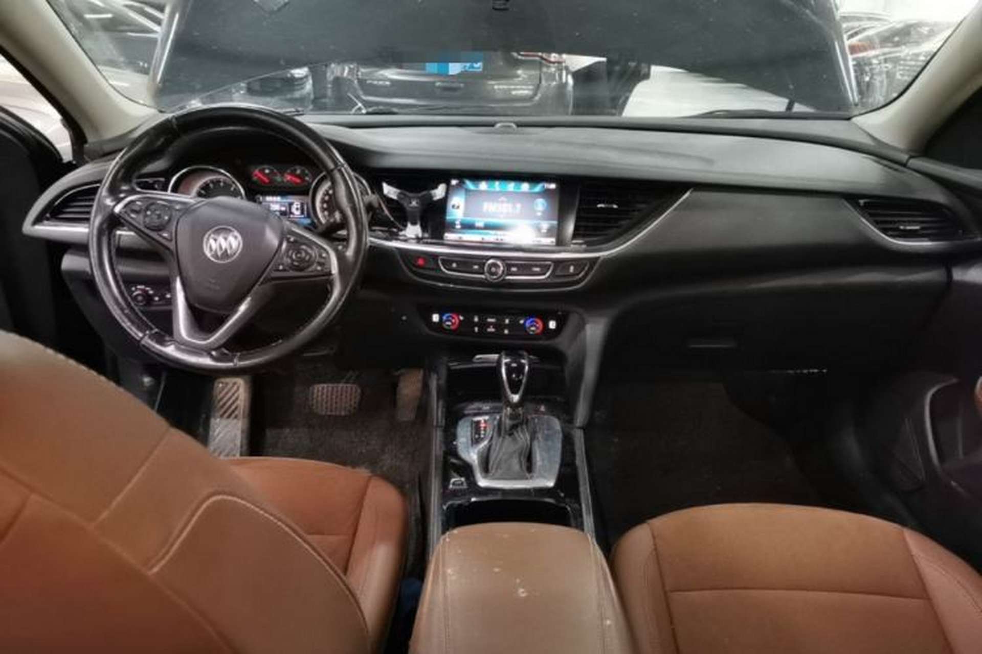 Used Buick Regal 2019 20T Elite Version China VI Standard Center Console