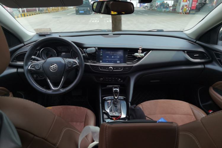 Used Buick Regal 2019 20T Elite Version China VI Standard Center Console