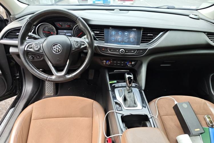 Used Buick Regal 2019 20T Elite Version China VI Standard Center Console