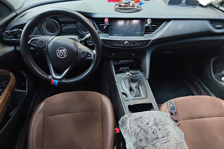 Used Buick Regal 2019 20T Elite Version China VI Standard Center Console