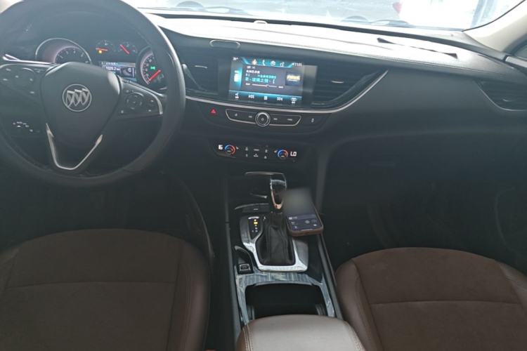 Used Buick Regal 2019 20T Elite Version China VI Standard Center Console