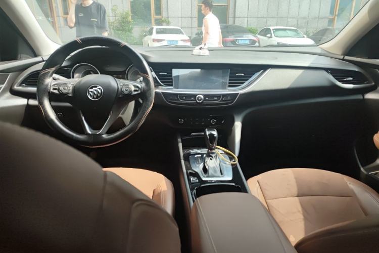 Used Buick Regal 2019 20T Luxury Model China VI Standard Center Console