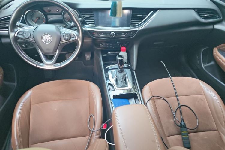 Used Buick Regal 2019 Revised 20T Luxury Version China VI Standard Center Console