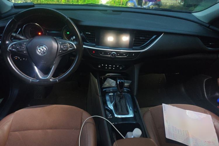 Used Buick Regal 2019 20T Elite Version China VI Standard Center Console