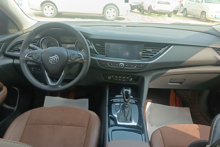 Used Buick Regal 2019 20T Elite Version China VI Standard Center Console