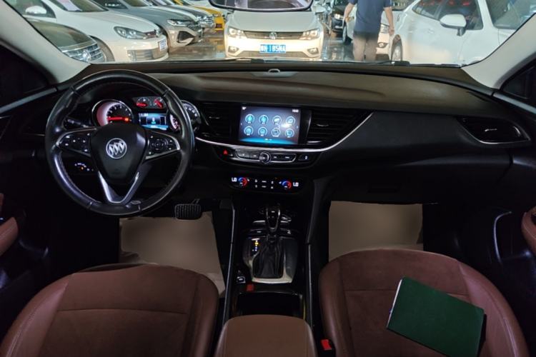 Used Buick Regal 2019 20T Elite Version China VI Standard Center Console