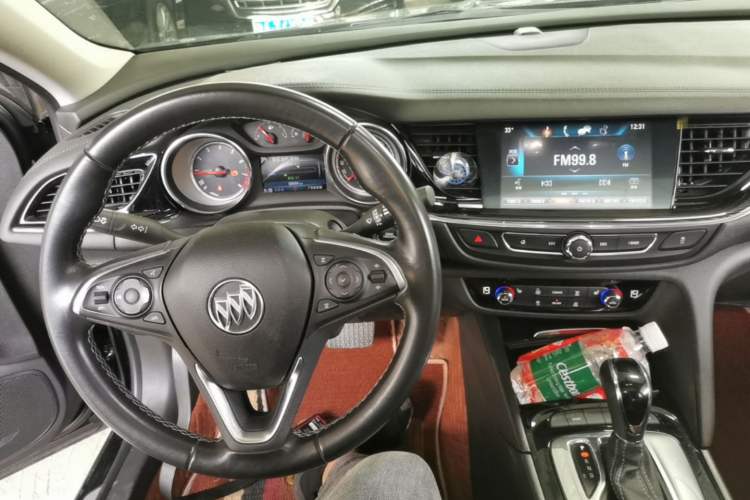 Used Buick Regal 2019 20T Luxury Model China VI Standard Center Console