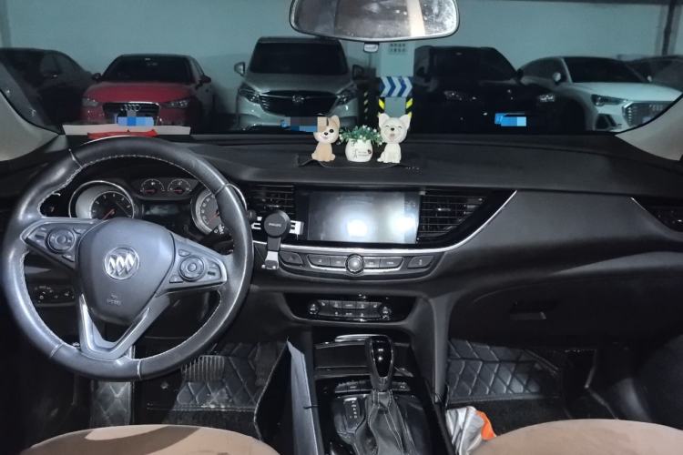 Used Buick Regal 2019 20T Elite Version China VI Standard Center Console
