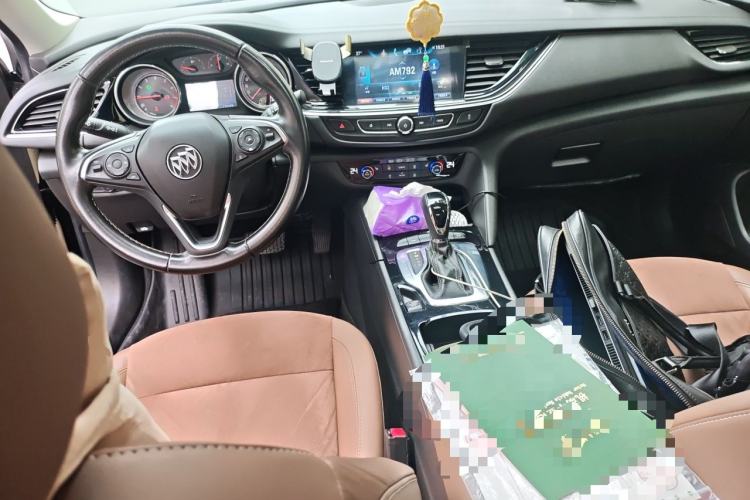 Used Buick Regal 2019 20T Elite Version China VI Standard Center Console