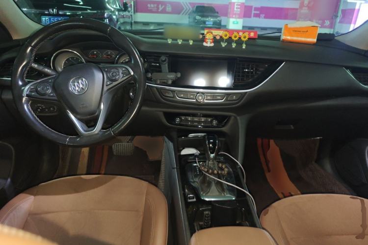 Used Buick Regal 2019 20T Elite Version China VI Standard Center Console