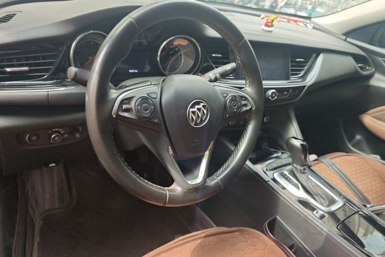 Used Buick Regal 2019 20T Elite Version China VI Standard Center Console