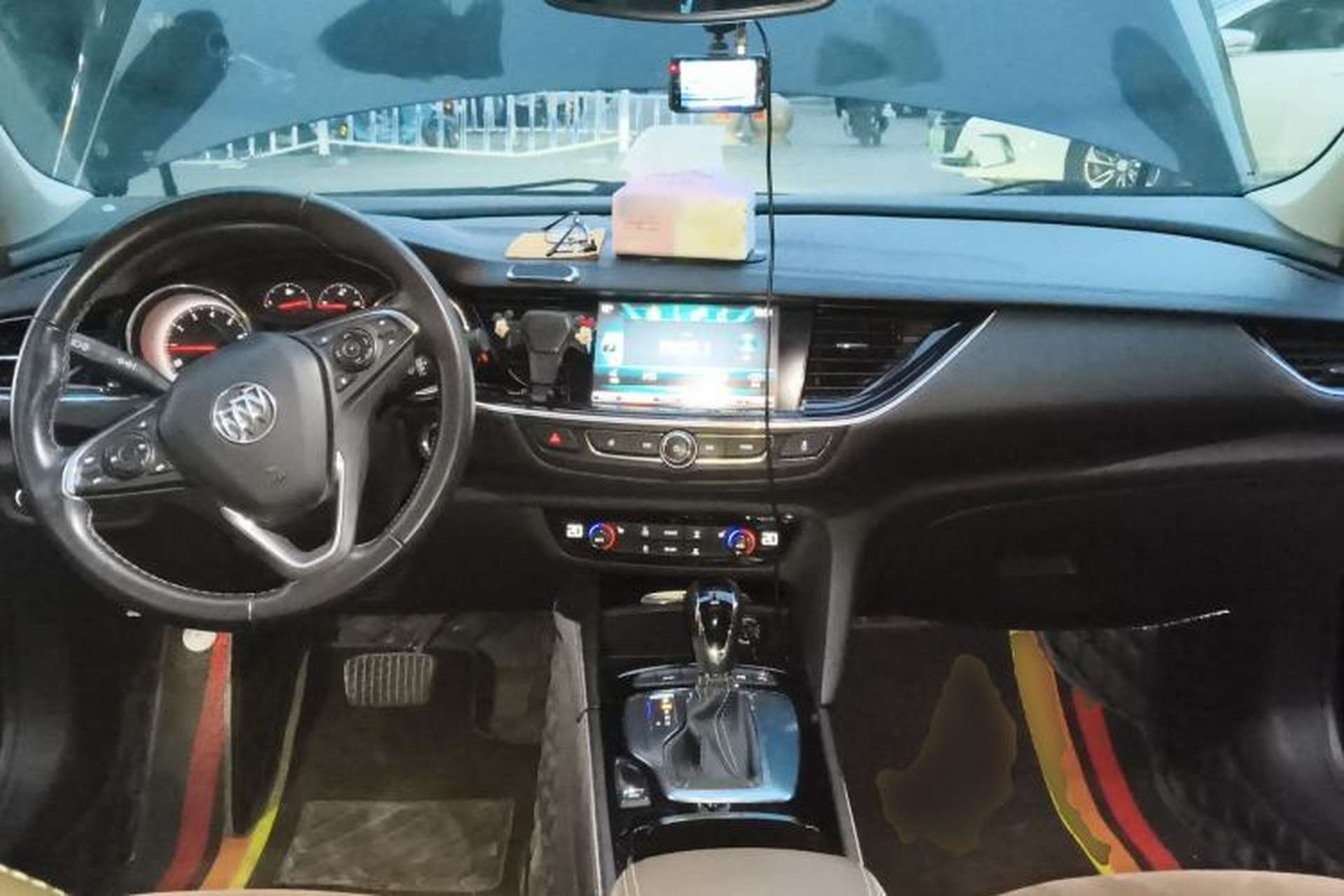 Used Buick Regal 2019 20T Luxury Model China VI Standard Center Console