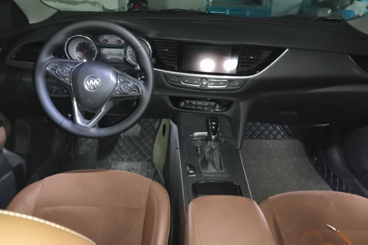 Used Buick Regal 2019 20T Elite Version China VI Standard Center Console