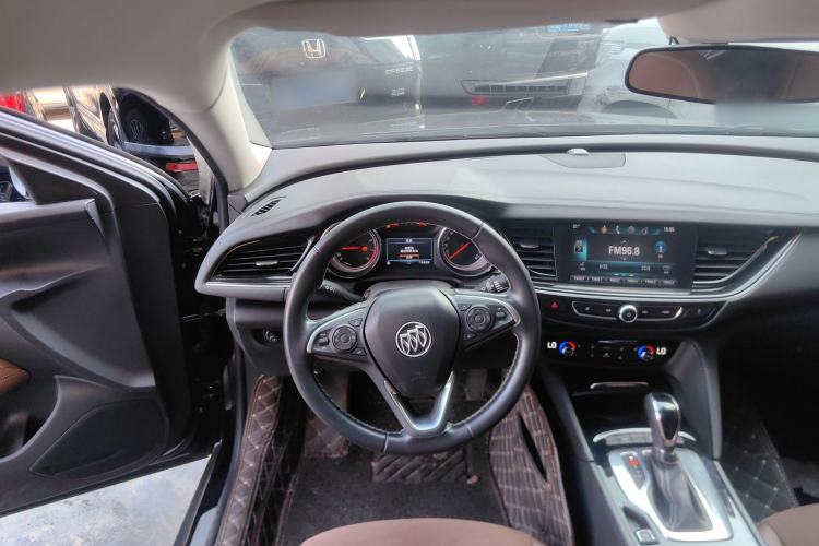 Used Buick Regal 2019 20T Elite Version China V Standard Center Console