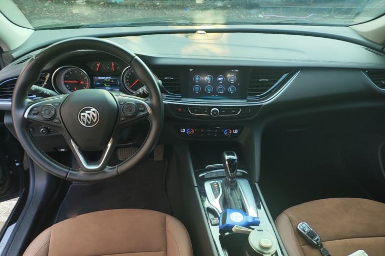Used Buick Regal 2019 20T Elite Version China VI Standard Center Console