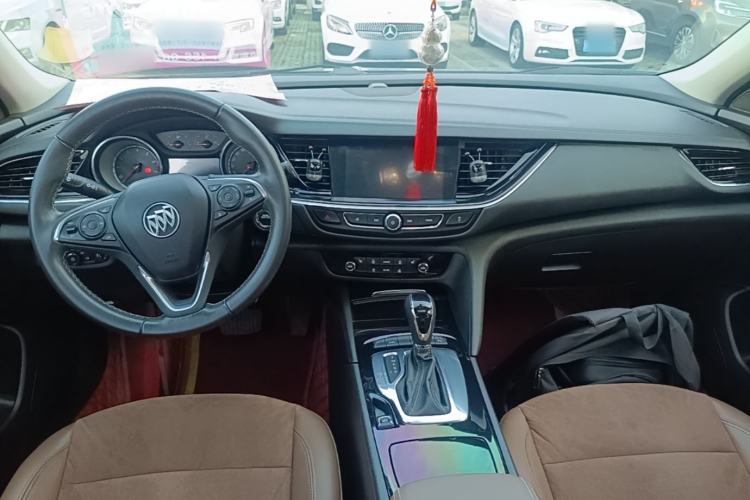 Used Buick Regal 2019 20T Elite Version China VI Standard Center Console