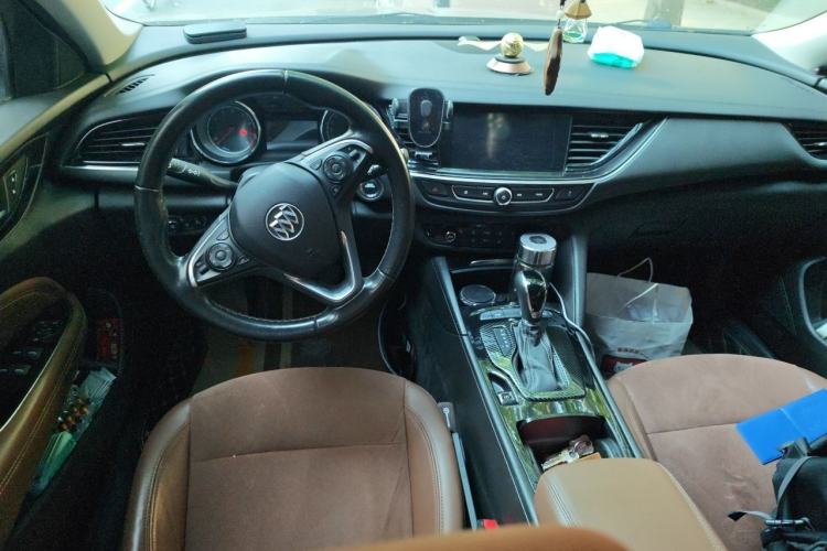 Used Buick Regal 2019 20T Elite Version China VI Standard Center Console