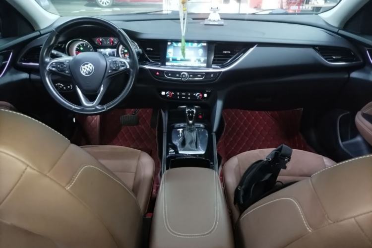 Used Buick Regal 2019 20T Elite Version China VI Standard Center Console