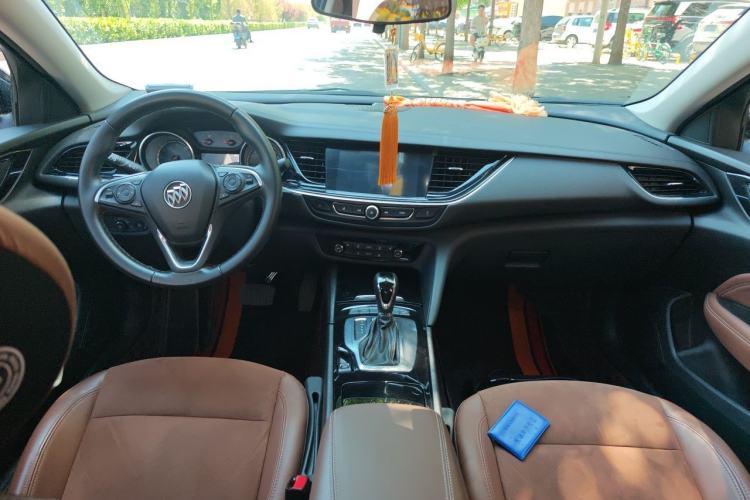 Used Buick Regal 2019 20T Elite Version China VI Standard Center Console