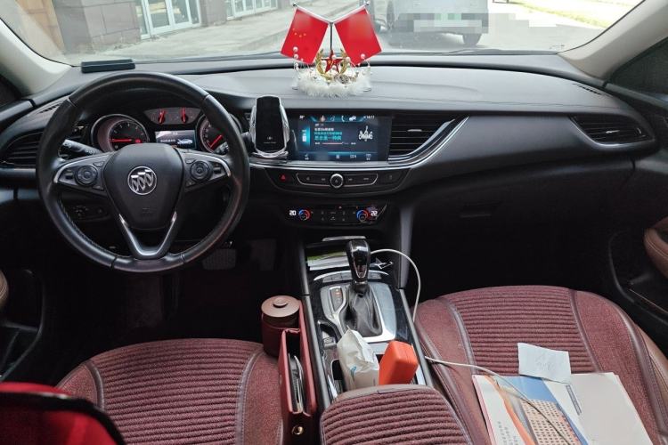 Used Buick Regal 2019 Revised 20T Luxury Version China VI Standard Center Console