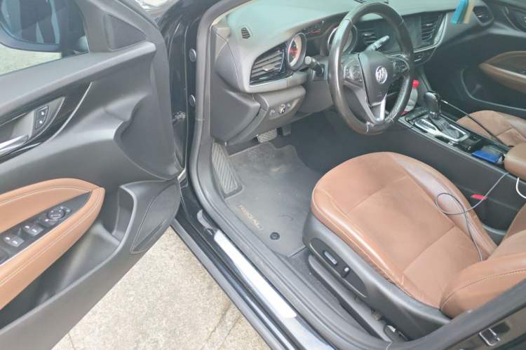 Used Buick Regal 2019 Revised 20T Luxury Version China VI Standard Driver Seat