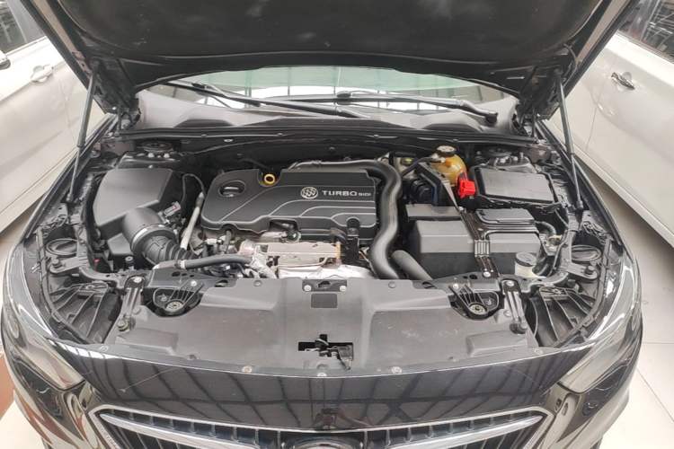Used Buick Regal 2019 20T Elite Version China V Standard Engine Bay