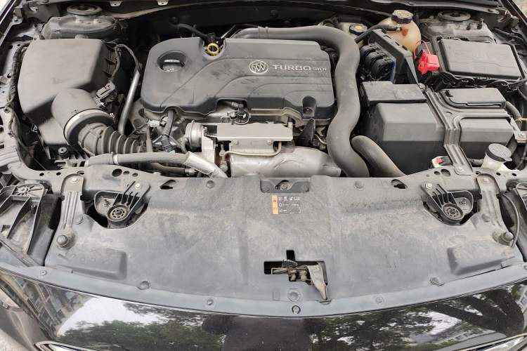 Used Buick Regal 2019 20T Elite Version China V Standard Engine Bay