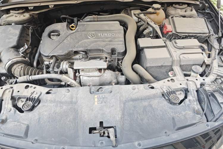 Used Buick Regal 2019 20T Elite Version China VI Standard Engine Bay
