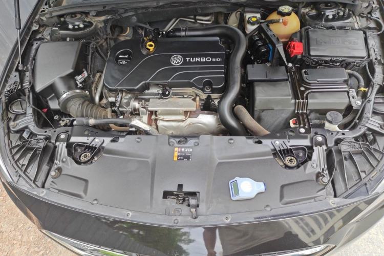 Used Buick Regal 2019 20T Elite Version China VI Standard Engine Bay