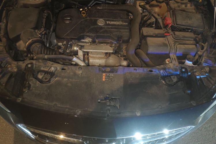 Used Buick Regal 2019 20T Elite Version China VI Standard Engine Bay