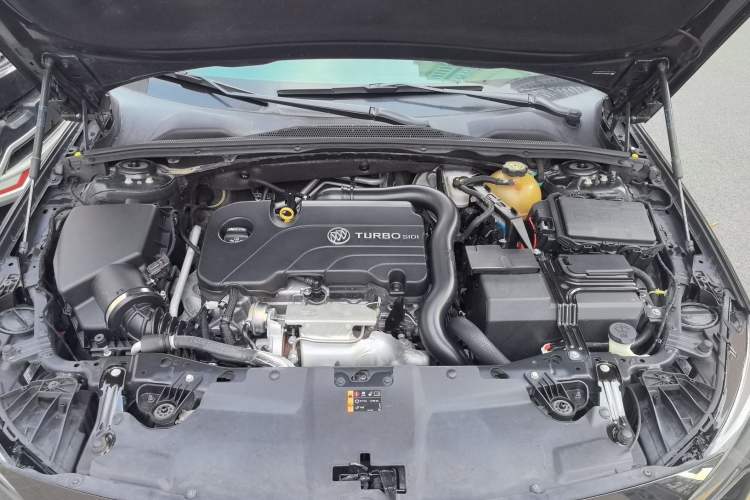 Used Buick Regal 2019 20T Elite Version China VI Standard Engine Bay