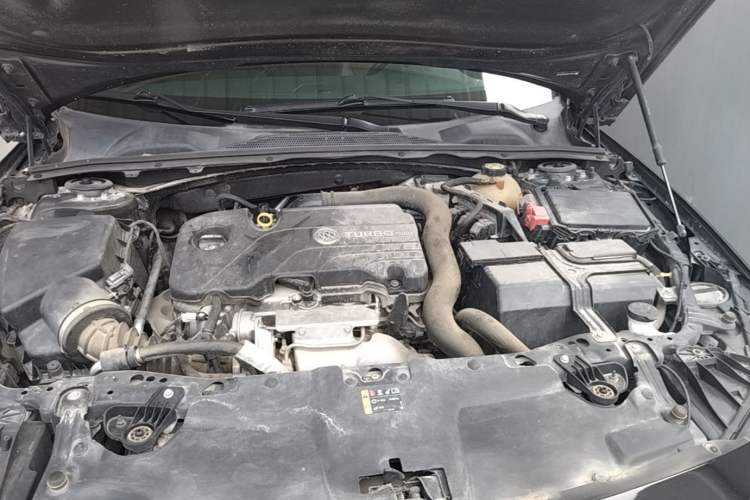 Used Buick Regal 2019 20T Elite Version China VI Standard Engine Bay