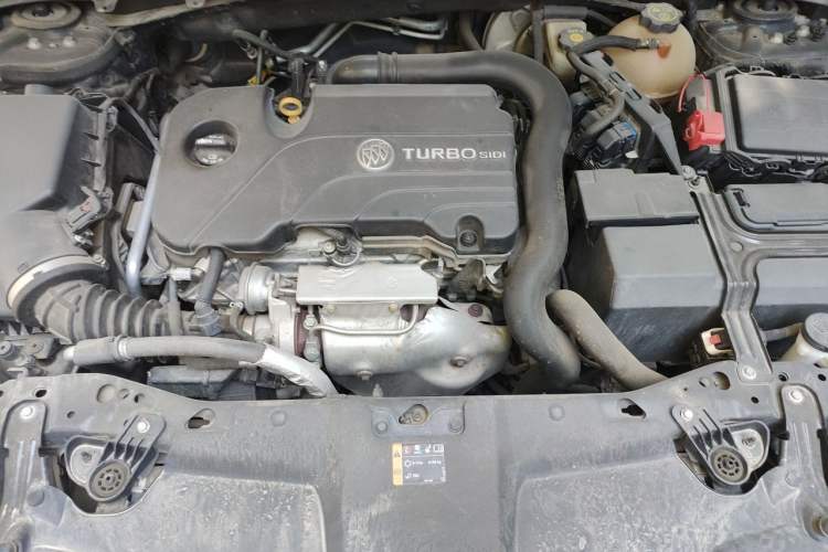 Used Buick Regal 2019 20T Elite Version China VI Standard Engine Bay