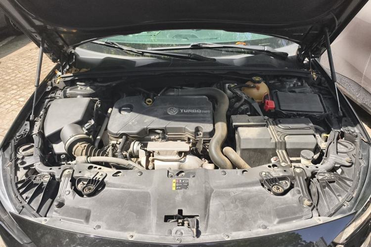 Used Buick Regal 2019 20T Elite Version China VI Standard Engine Bay