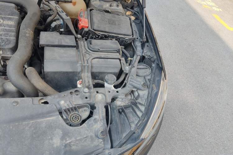 Used Buick Regal 2019 20T Elite Version China VI Standard Engine Bay Left